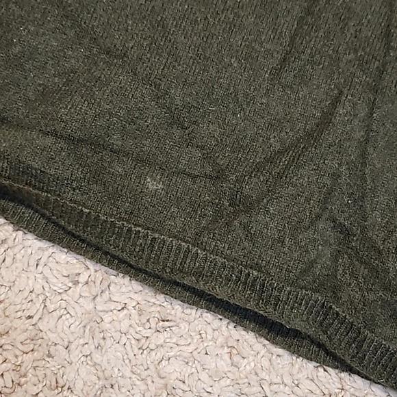 Burberry Green Cashmere Turtleneck - Picture 2 of 4